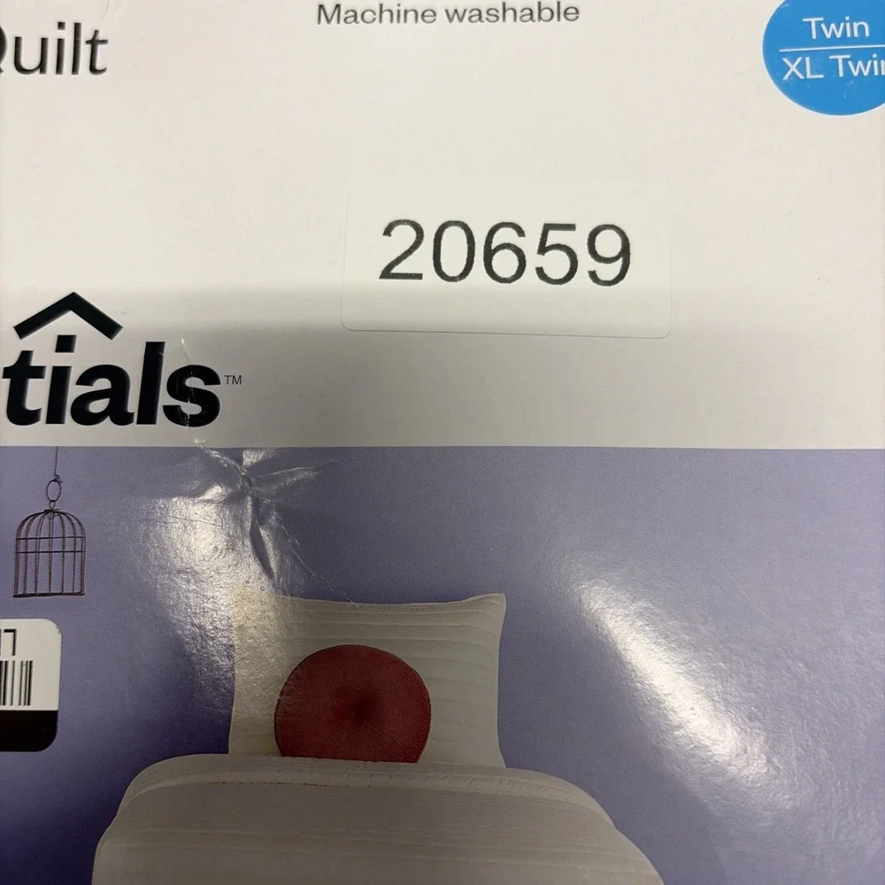 Satin Quilt - Room Essentials Twin/Twin Extra Long Ivory Brand New